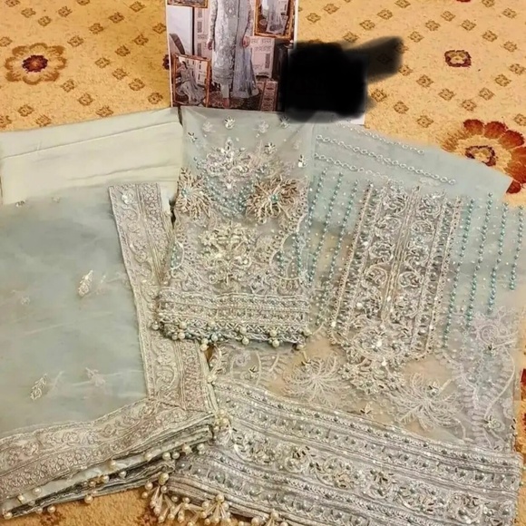 Fancy suit - Picture 2 of 4